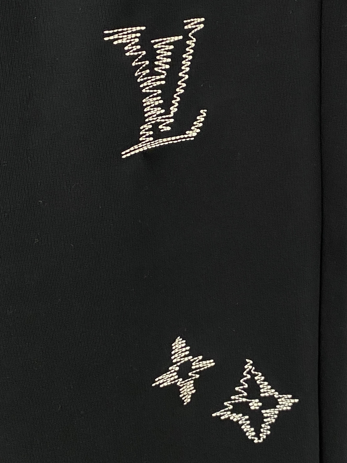 ￼ L*、2026爆款休闲裤 高弹显瘦必爆简约百搭爆款，做工精细，每一针都看得到用心，超多明星网红最爱 拉长身材比例哦！