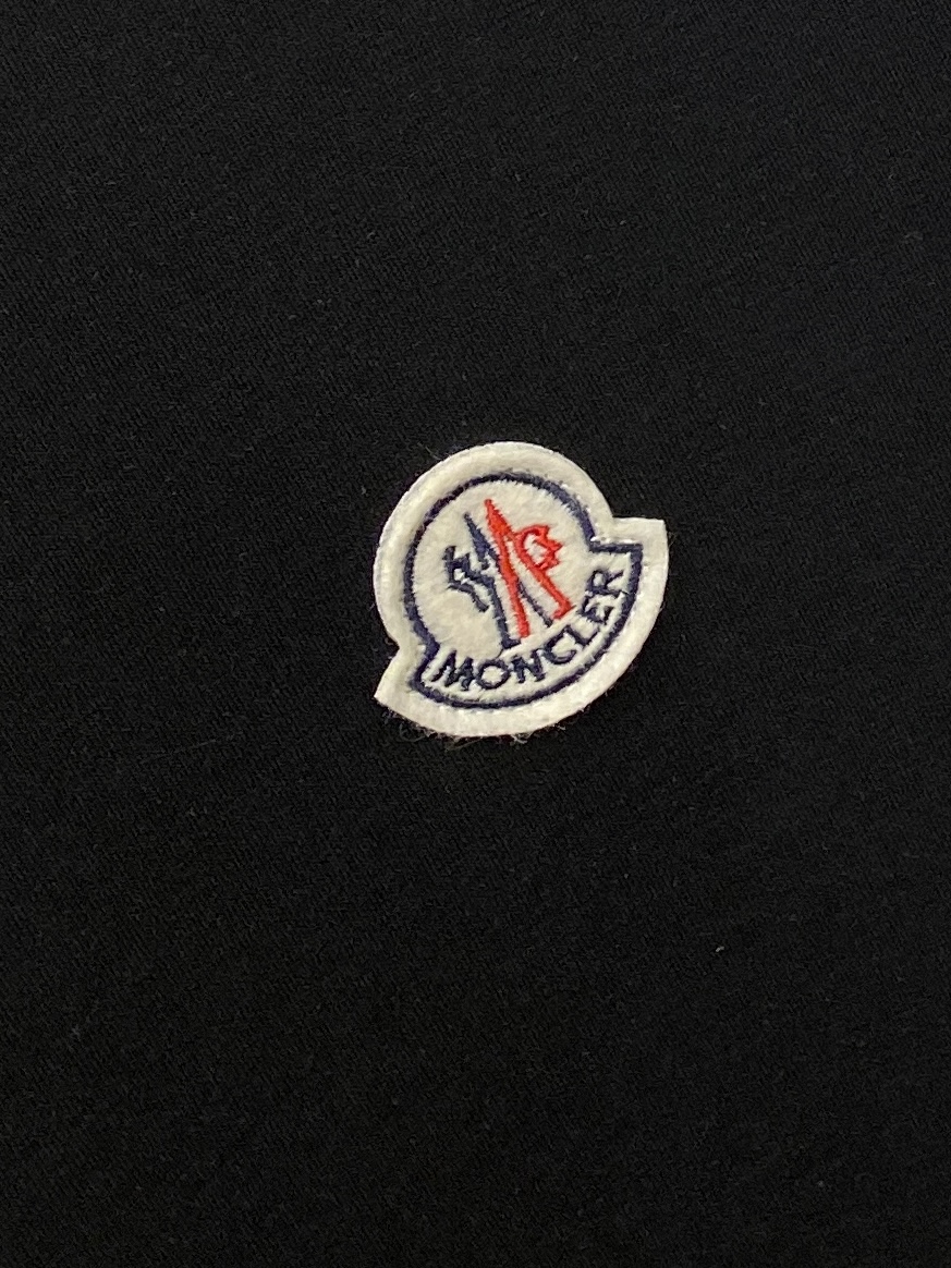 蒙*、2026新品短袖T恤，帅气时尚，胸前刺绣装饰图案logo，简约百搭款。面料棉 不仅挺括，保持潮流的廓形，又穿着舒适