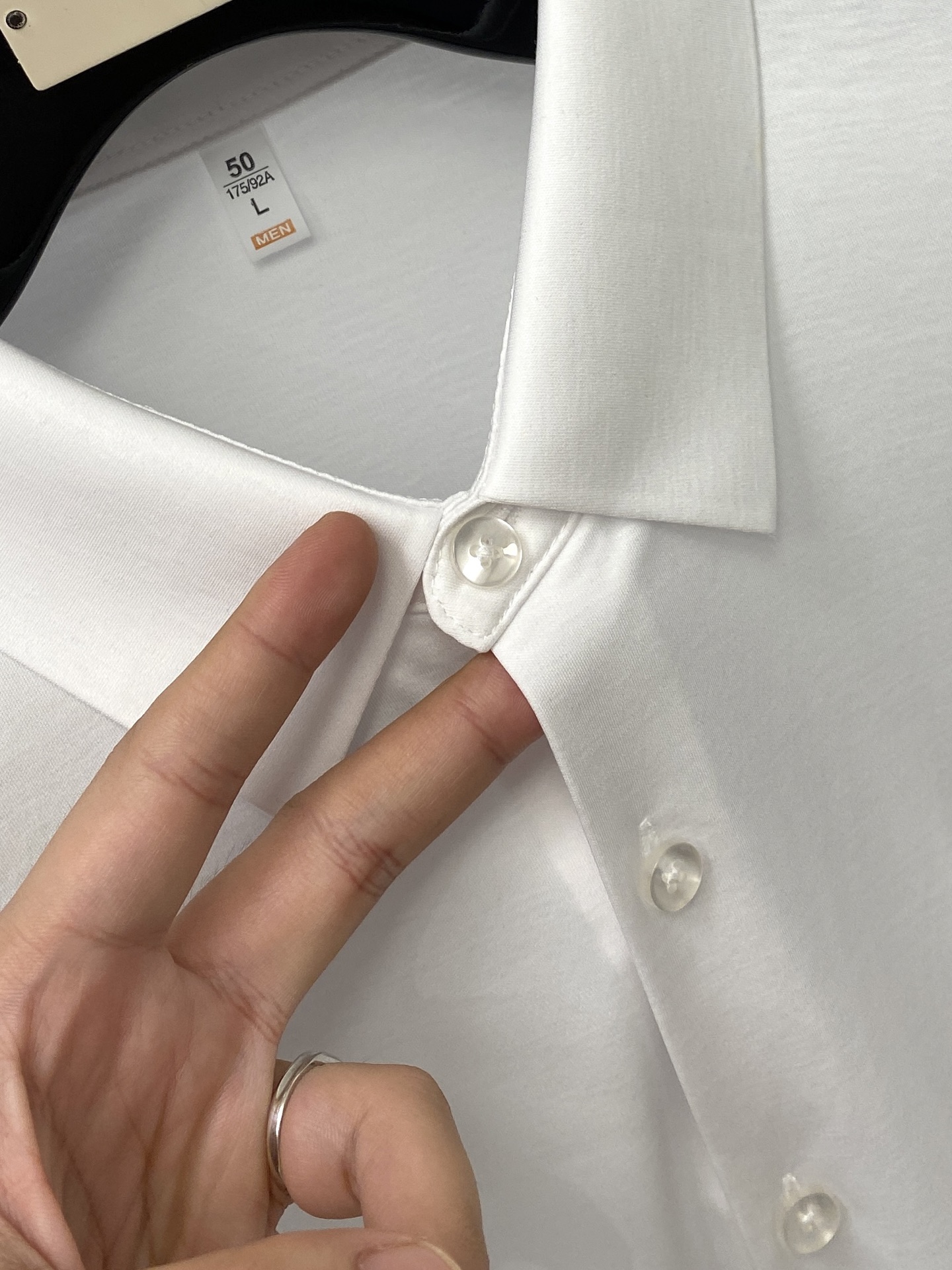 杰*、2026新品衬衫，时尚帅气，简约百搭款，定制原版面料，不仅挺括，保持潮流的廓形，又穿着舒适，纱织更细腻，码数M-3