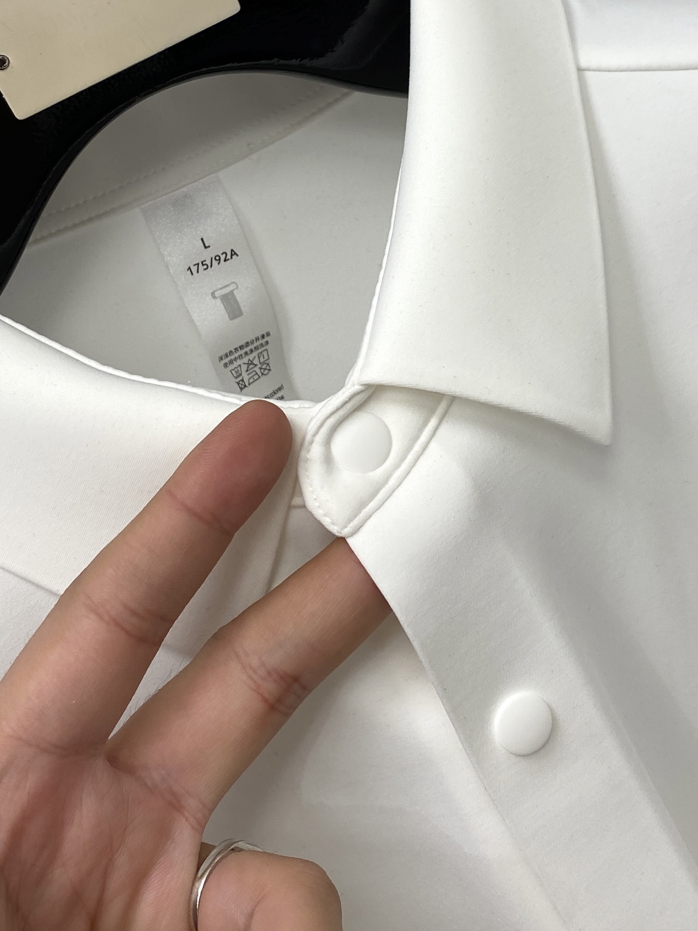 爱*、2026新品衬衫，时尚帅气，简约百搭款，定制原版面料，不仅挺括，保持潮流的廓形，又穿着舒适，纱织更细腻，码数M-3