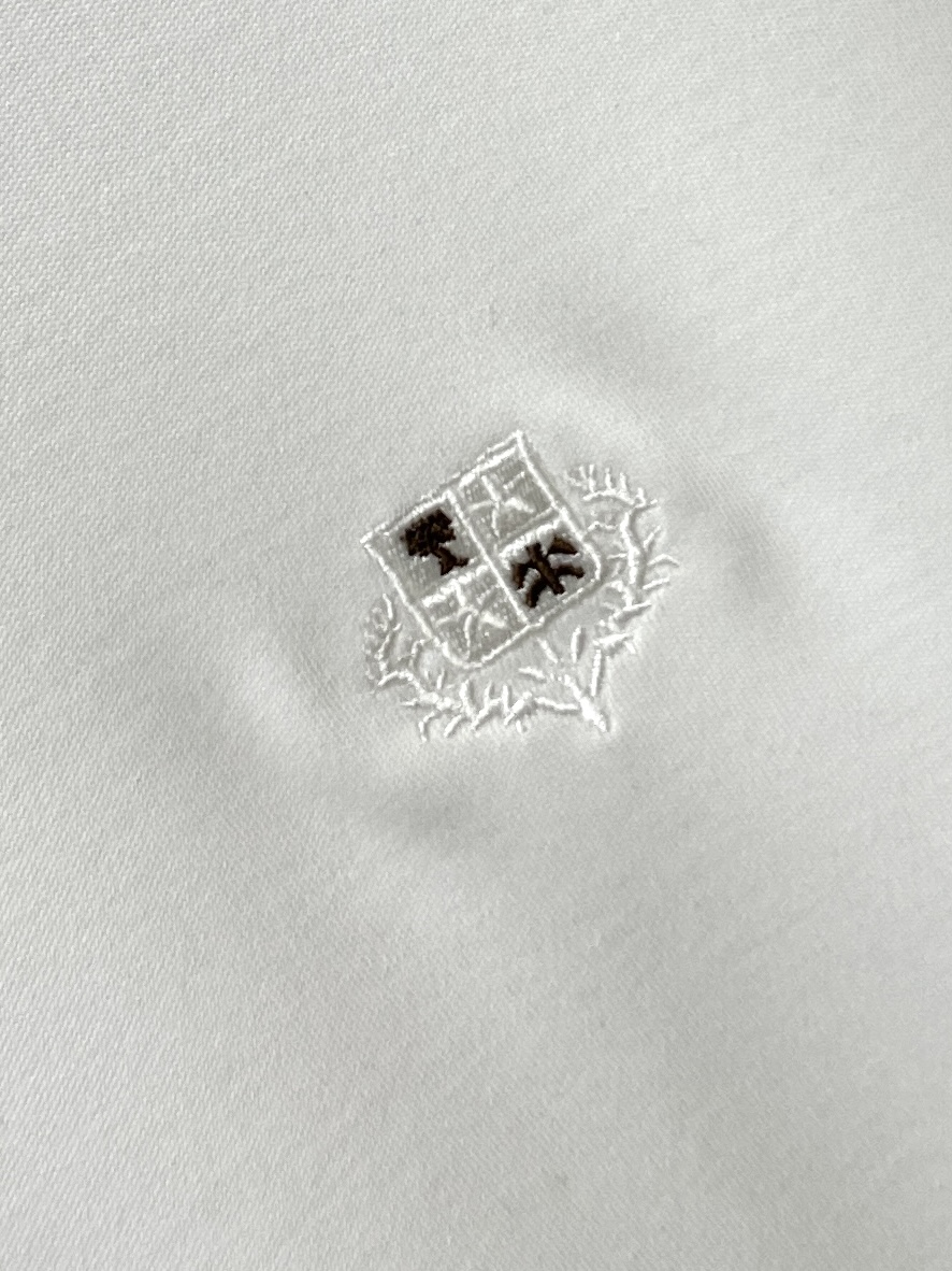 L*、2026新品长袖卫衣，时尚帅气，简约百搭款，胸前精致刺绣图案logo，定制原版面料，不仅挺括，保持潮流的廓形，又穿