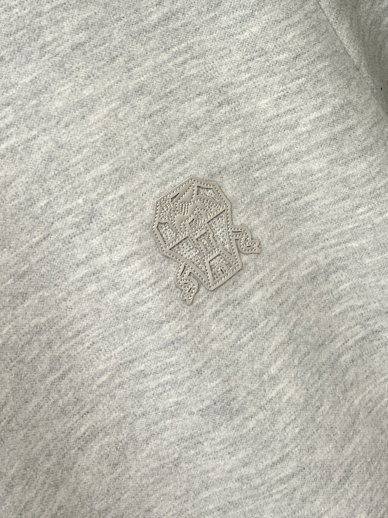 B*、2026新品卫衣，时尚帅气，简约百搭款，胸前刺绣装饰图案logo，定制原版面料，不仅挺括，保持潮流的廓形，又穿着舒
