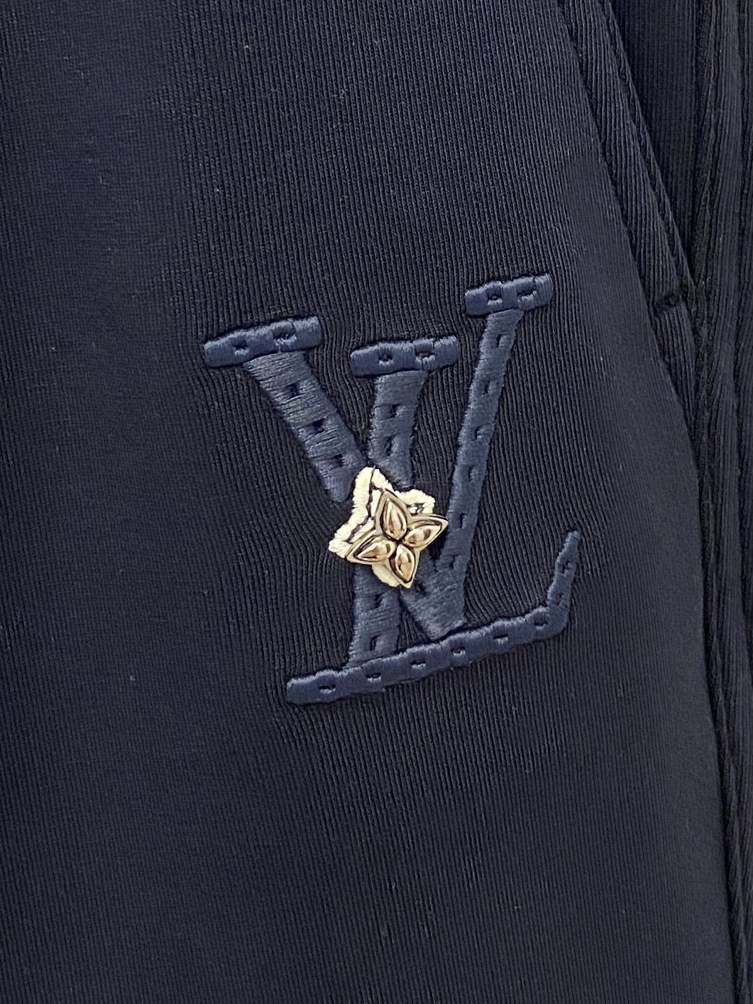 L*、2026爆款休闲裤 高弹显瘦必爆简约百搭爆款，做工精细，每一针都看得到用心，超多明星网红最爱 拉长身材比例哦！微弹