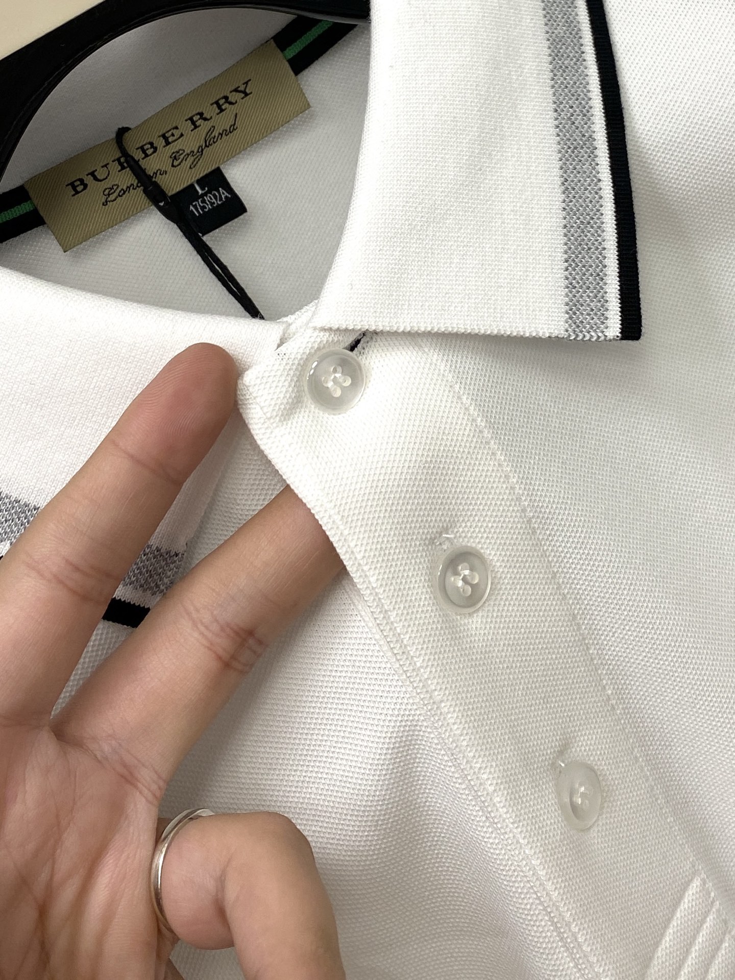 巴*、2026新品长袖卫衣，时尚帅气，简约百搭款，胸前顶级印胶图案字母logo，定制原版面料，不仅挺括，保持潮流的廓形，
