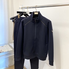 普*、2026最新品,时尚休闲套装,顶级原版面料打造,穿着舒适,吸湿性透气性都非常良好,色牢度超高!无论内搭还是外穿都非 普*、2026最新品,时尚休闲套装,顶级原版面料打造,穿着舒适,吸湿性透气性都非常良好,色牢度超高!无论内搭还是外穿都非