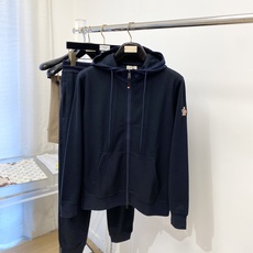 蒙*、2026最新品,时尚休闲套装,顶级原版面料打造,穿着舒适,吸湿性透气性都非常良好,色牢度超高!无论内搭还是外穿都非 蒙*、2026最新品,时尚休闲套装,顶级原版面料打造,穿着舒适,吸湿性透气性都非常良好,色牢度超高!无论内搭还是外穿都非