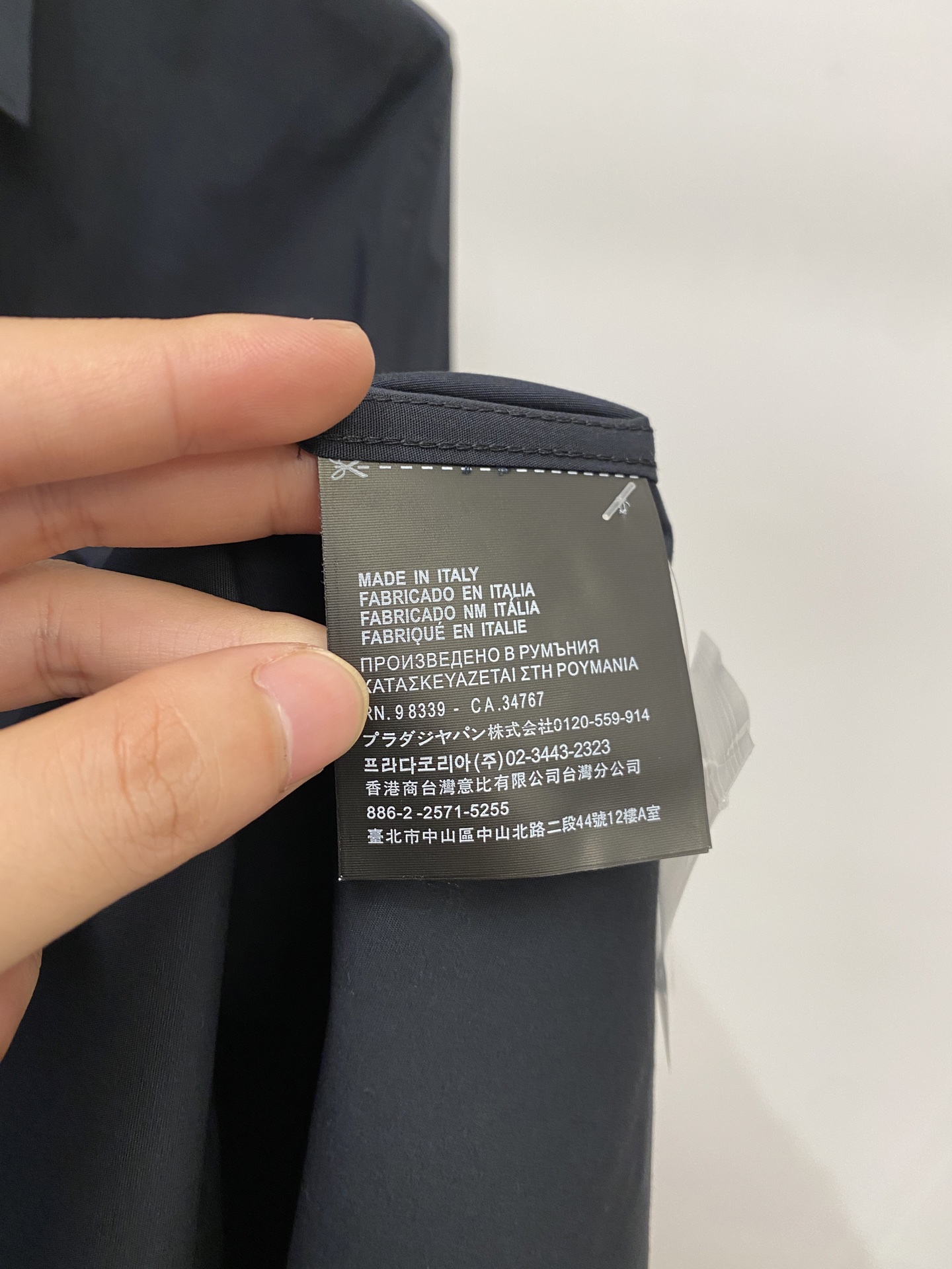 普*、2026新品衬衫，时尚帅气，简约百搭款，定制原版面料，不仅挺括，保持潮流的廓形，又穿着舒适，纱织更细腻，码数S-2