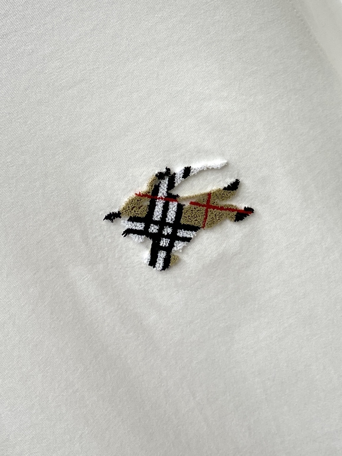 巴*、2026新品长袖，时尚帅气，简约百搭款，胸前顶级定织图案logo，定制原版面料，不仅挺括，保持潮流的廓形，又穿着舒