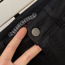  克*、2026最新品,专柜同步有售,原单狠货,水洗休闲牛仔裤,进口原版水洗弹力面料,舒适有弹性,原版五金辅料装饰lo  克*、2026最新品,专柜同步有售,原单狠货,水洗休闲牛仔裤,进口原版水洗弹力面料,舒适有弹性,原版五金辅料装饰lo