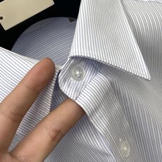 菲*、2026新品衬衫,时尚帅气,简约百搭款,定制原版面料,不仅挺括,保持潮流的廓形,又穿着舒适,纱织更细腻码数M-3X 菲*、2026新品衬衫,时尚帅气,简约百搭款,定制原版面料,不仅挺括,保持潮流的廓形,又穿着舒适,纱织更细腻码数M-3X