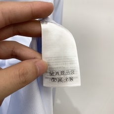 迪*、2026新品衬衫,时尚帅气,简约百搭款,定制原版面料,不仅挺括,保持潮流的廓形,又穿着舒适,纱织更细腻码数M-3X 迪*、2026新品衬衫,时尚帅气,简约百搭款,定制原版面料,不仅挺括,保持潮流的廓形,又穿着舒适,纱织更细腻码数M-3X