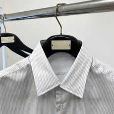 菲*、2026新品衬衫,时尚帅气,简约百搭款,定制原版面料,不仅挺括,保持潮流的廓形,又穿着舒适,纱织更细腻码数M-3X 菲*、2026新品衬衫,时尚帅气,简约百搭款,定制原版面料,不仅挺括,保持潮流的廓形,又穿着舒适,纱织更细腻码数M-3X