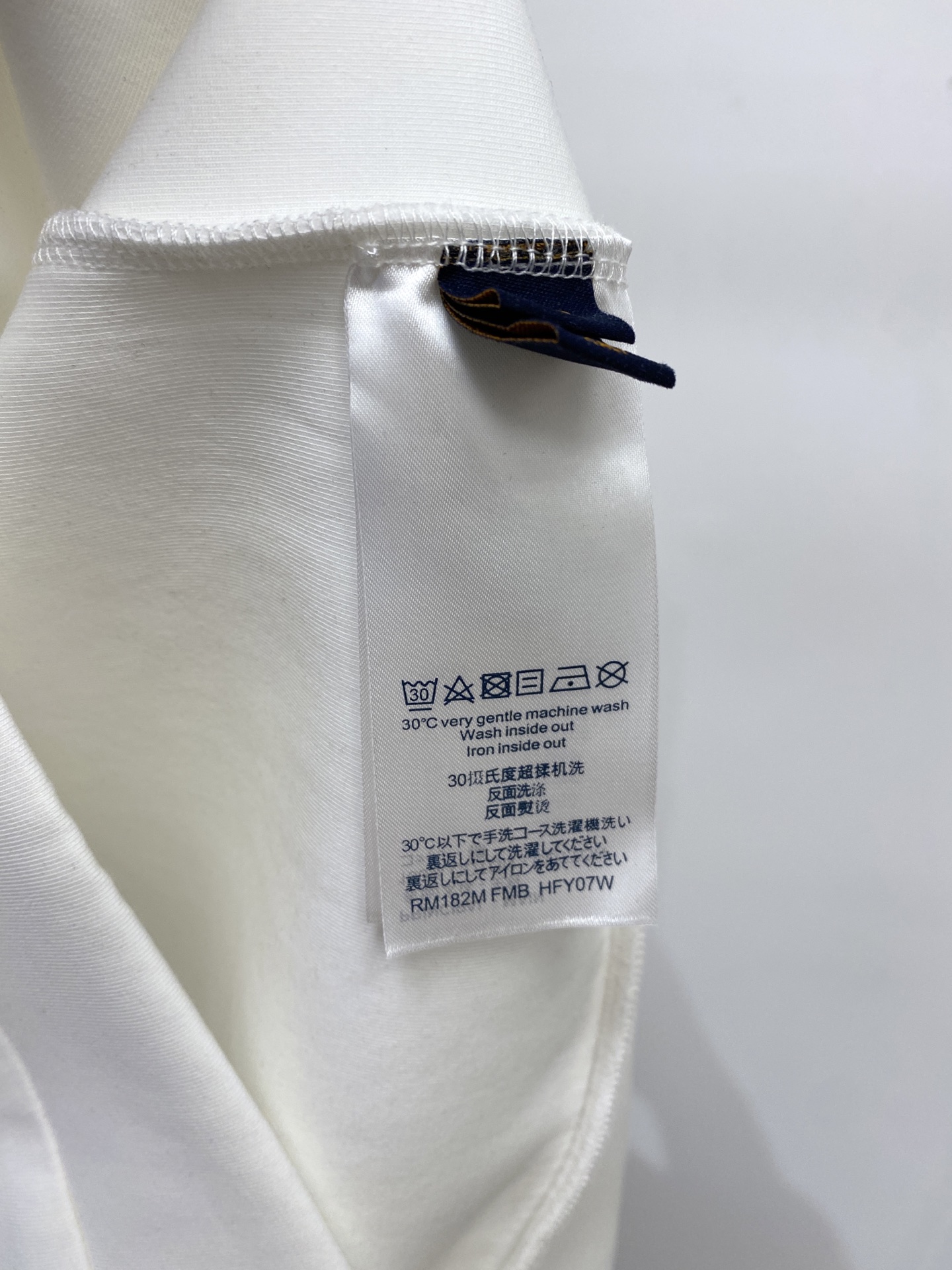 路*、2026新品卫衣，时尚帅气，简约百搭款，胸前精致刺绣字母logo，定制原版面料，不仅挺括，保持潮流的廓形，又穿着舒