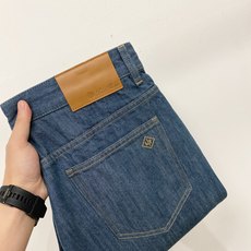 L*、2026最新品,专柜同步有售,原单狠货,水洗休闲牛仔裤,进口原版水洗弹力面料,舒适有弹性,原版五金辅料装饰logo L*、2026最新品,专柜同步有售,原单狠货,水洗休闲牛仔裤,进口原版水洗弹力面料,舒适有弹性,原版五金辅料装饰logo