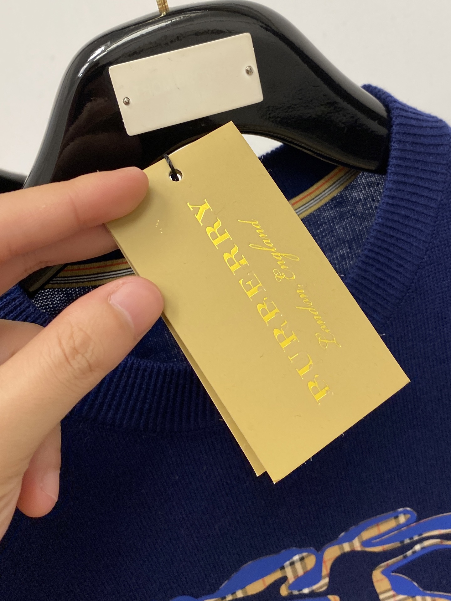 巴*、2026新品针织短袖，帅气时尚，胸前顶级印胶图案logo，简约百搭款。面料针织 不仅挺括，保持潮流的廓形，又穿着舒