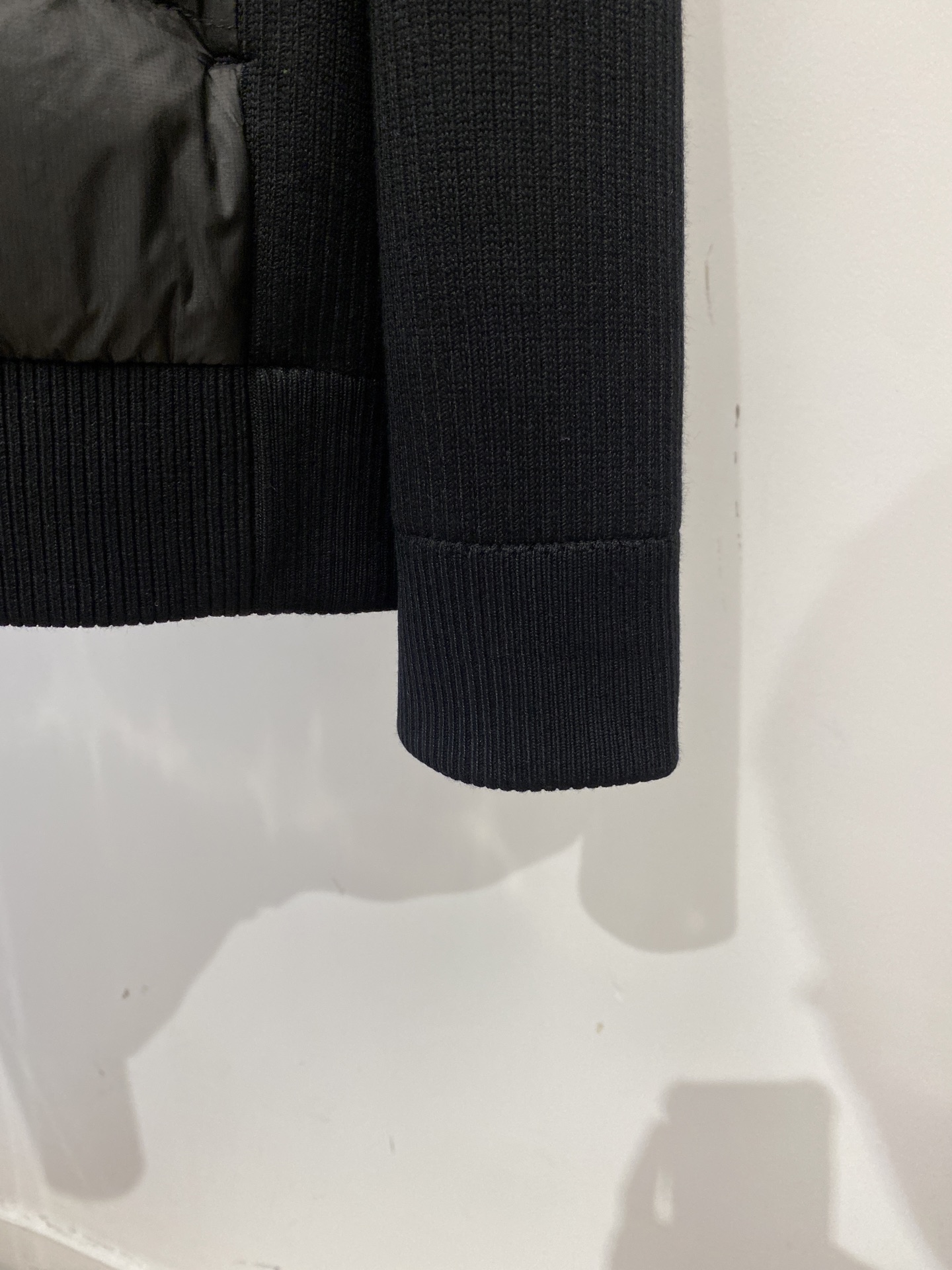 鹅🇨🇦*、2026最新款男士羽绒服、面料柔软舒适 ．上身版型超赞 ．拉链．辅料都是客供 、进口面料，轻便舒适，保暖有型、