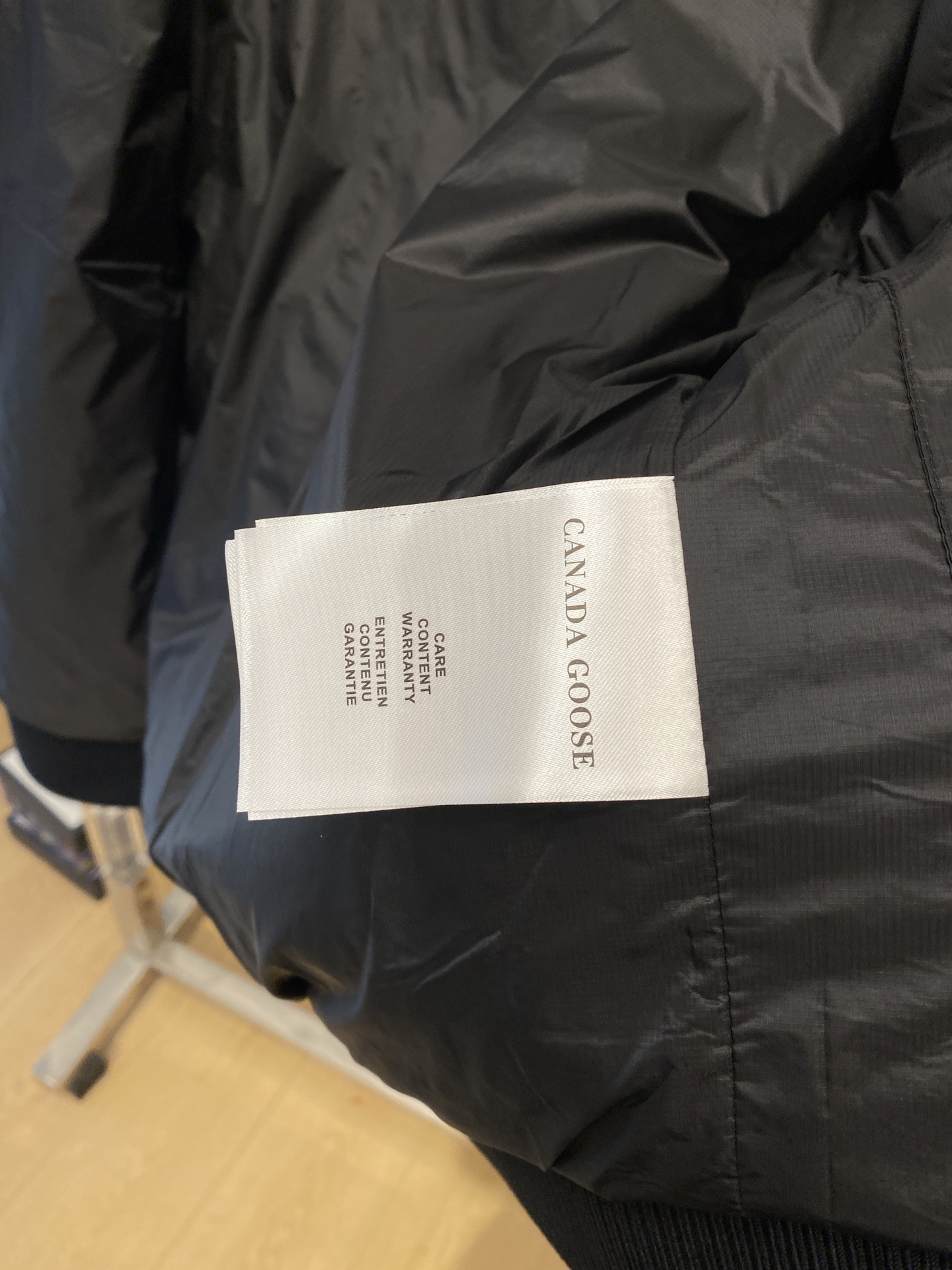 鹅🇨🇦*、2026最新款男士羽绒服、面料柔软舒适 ．上身版型超赞 ．拉链．辅料都是客供 、进口面料，轻便舒适，保暖有型、