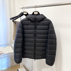 蒙*、2026最新款男士羽绒服、面料柔软舒适 .上身版型超赞 .拉链.辅料都是客供 、进口面料,轻便舒适,保暖有型、简单 蒙*、2026最新款男士羽绒服、面料柔软舒适 .上身版型超赞 .拉链.辅料都是客供 、进口面料,轻便舒适,保暖有型、简单