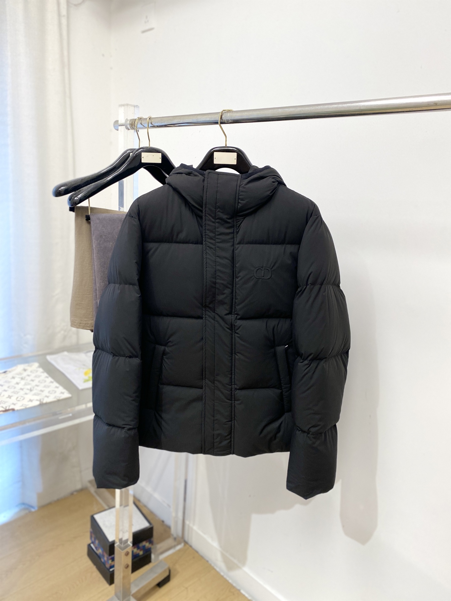 迪*、2026最新款男士羽绒服、面料柔软舒适 .上身版型超赞 .拉链.辅料都是客供 、进口面料,轻便舒适,保暖有型、简单 迪*、2026最新款男士羽绒服、面料柔软舒适 .上身版型超赞 .拉链.辅料都是客供 、进口面料,轻便舒适,保暖有型、简单