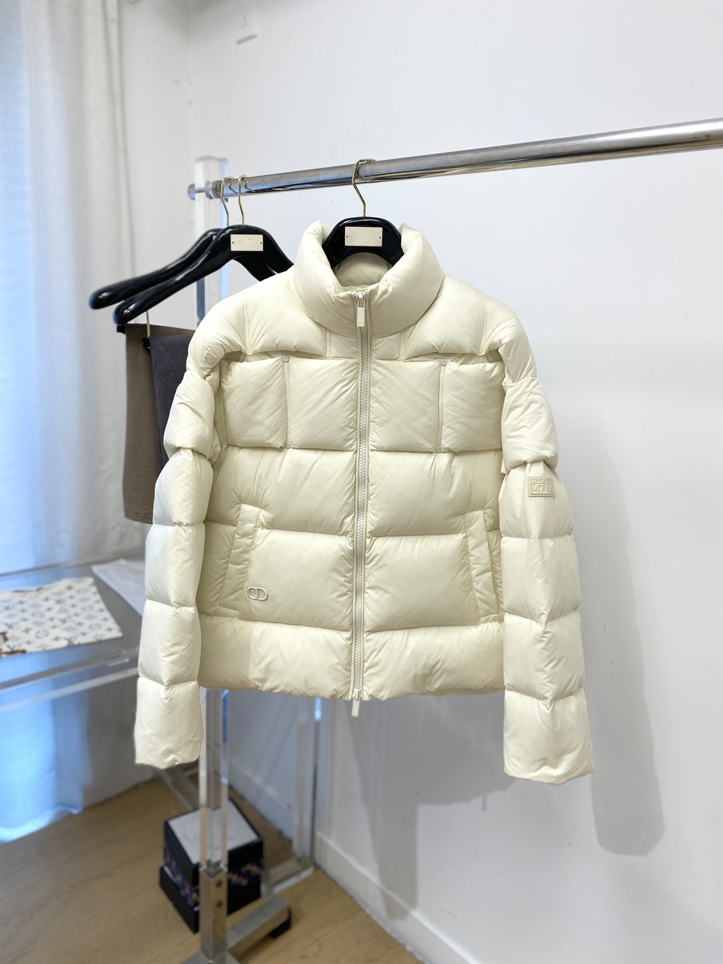 迪*、2026最新款男士羽绒服、面料柔软舒适 .上身版型超赞 .拉链.辅料都是客供 、进口面料,轻便舒适,保暖有型、简单 迪*、2026最新款男士羽绒服、面料柔软舒适 .上身版型超赞 .拉链.辅料都是客供 、进口面料,轻便舒适,保暖有型、简单