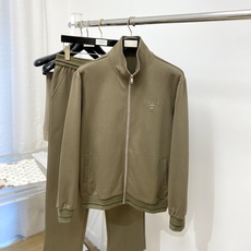 普*、2026最新品,时尚休闲套装,顶级原版面料打造,穿着舒适,吸湿性透气性都非常良好,色牢度超高!无论内搭还是外穿都非 普*、2026最新品,时尚休闲套装,顶级原版面料打造,穿着舒适,吸湿性透气性都非常良好,色牢度超高!无论内搭还是外穿都非