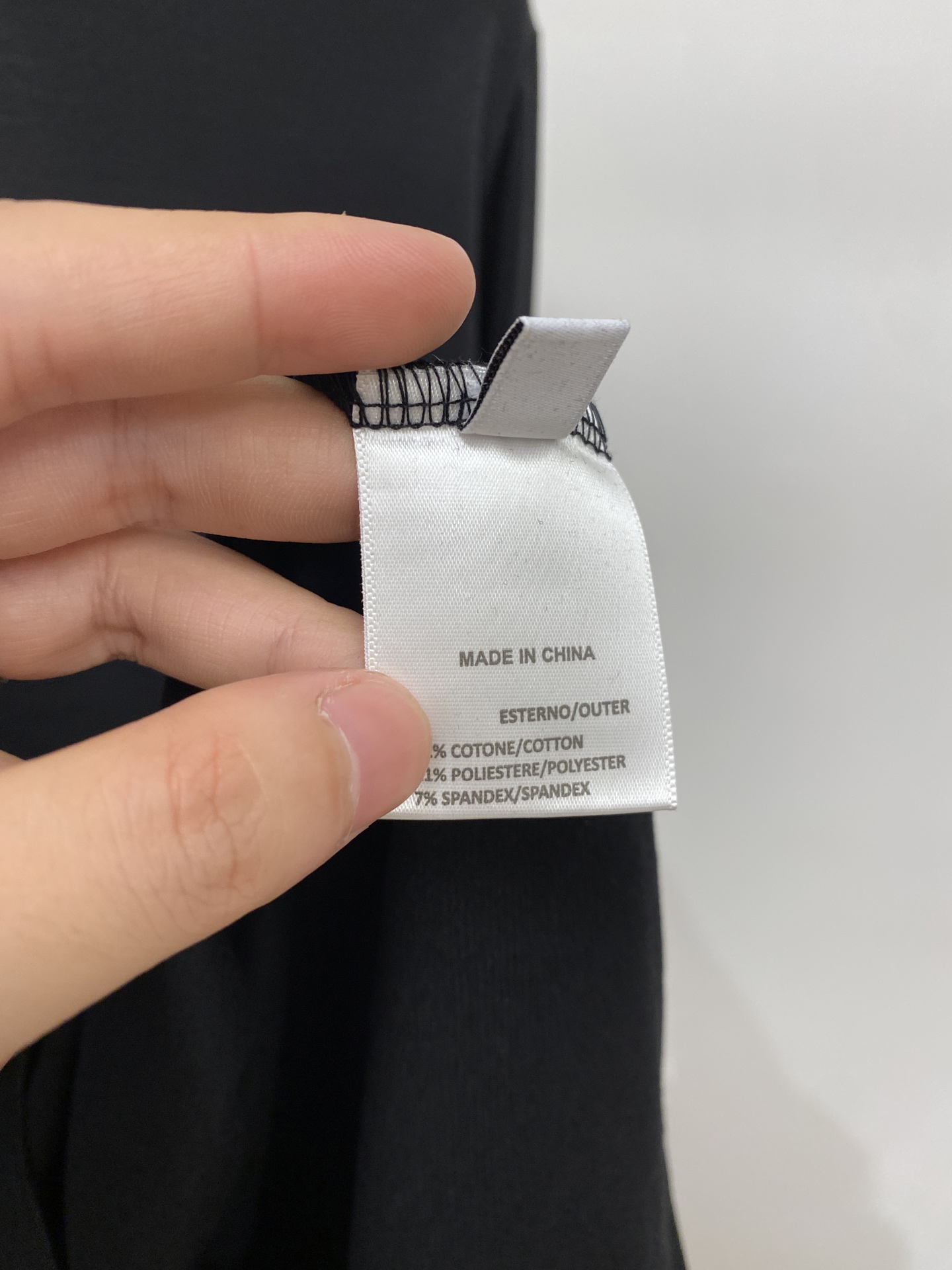 L*、2026新品长袖，时尚帅气，简约百搭款，后背精致刺绣字母logo，定制原版面料，不仅挺括，保持潮流的廓形，又穿着舒