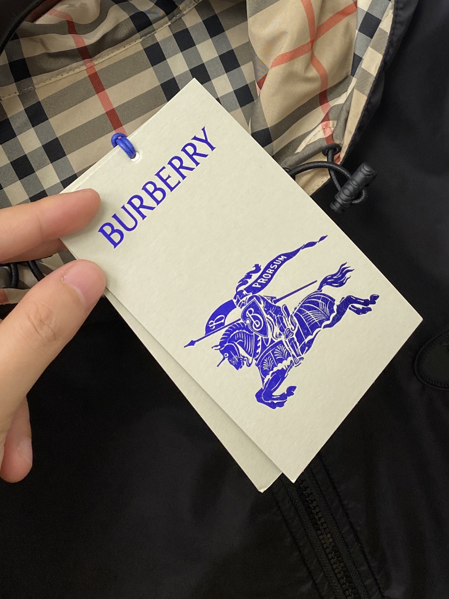 巴*、2026新品双面穿夹克外套，时尚帅气，简约百搭款，胸前刺绣装饰图案logo，定制原版面料，不仅挺括，保持潮流的廓形