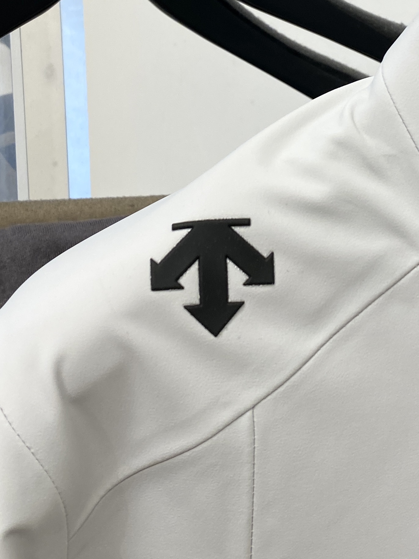 迪*、2026新品夹克外套，时尚帅气，简约百搭款，肩部顶级印胶图案logo，定制原版面料，不仅挺括，保持潮流的廓形，又穿