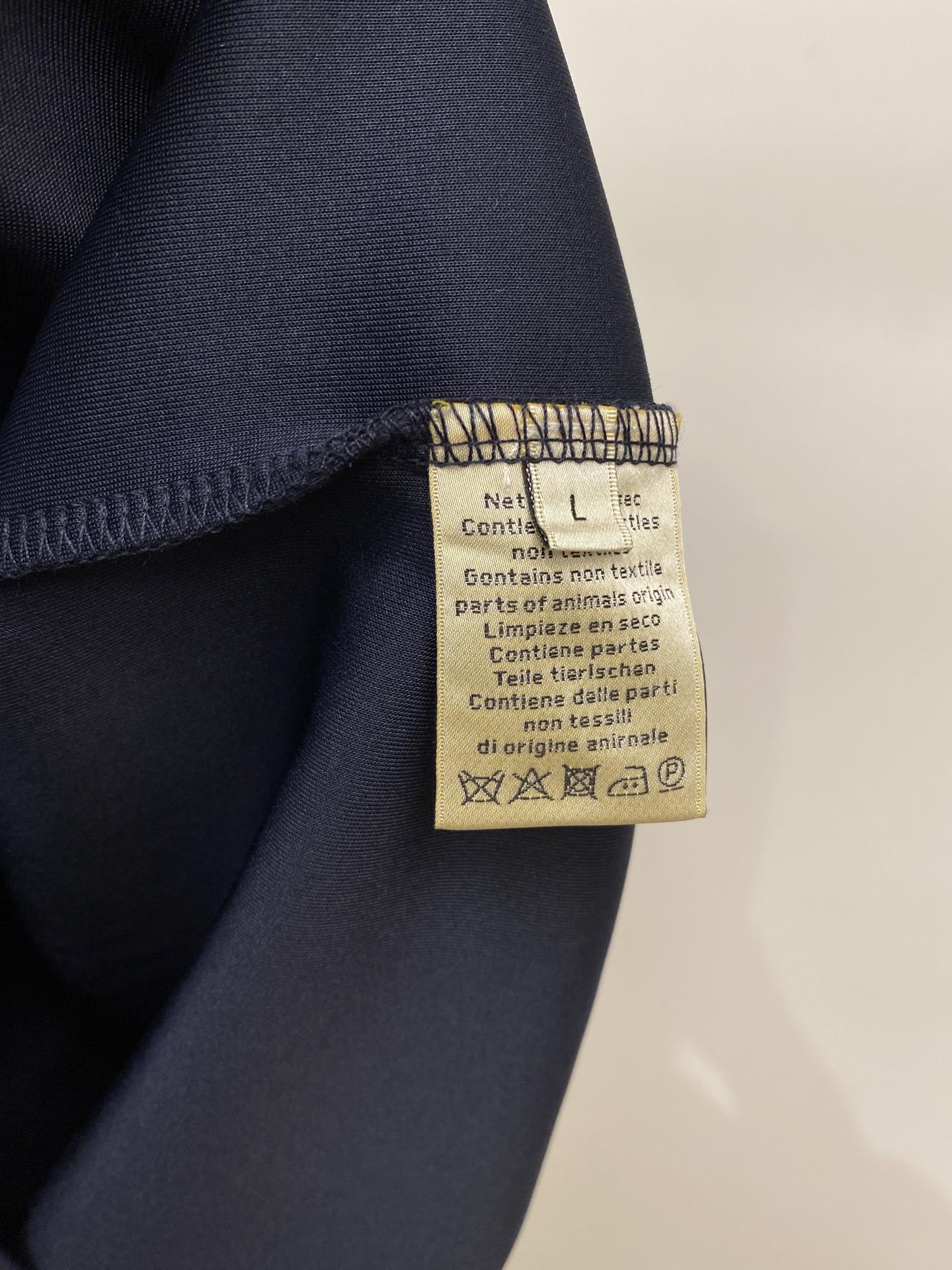 爱*、2026新品卫衣，时尚帅气，简约百搭款，胸前精致刺绣字母logo，定制原版面料，不仅挺括，保持潮流的廓形，又穿着舒