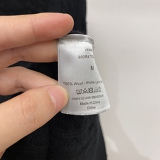 迪*、2026新品羊毛衣 具有手感细腻柔软,可直接与肌肤接触,让暖心的纱线变化出细腻的质感,顶级工艺极具特色出彩,款式简 迪*、2026新品羊毛衣 具有手感细腻柔软,可直接与肌肤接触,让暖心的纱线变化出细腻的质感,顶级工艺极具特色出彩,款式简