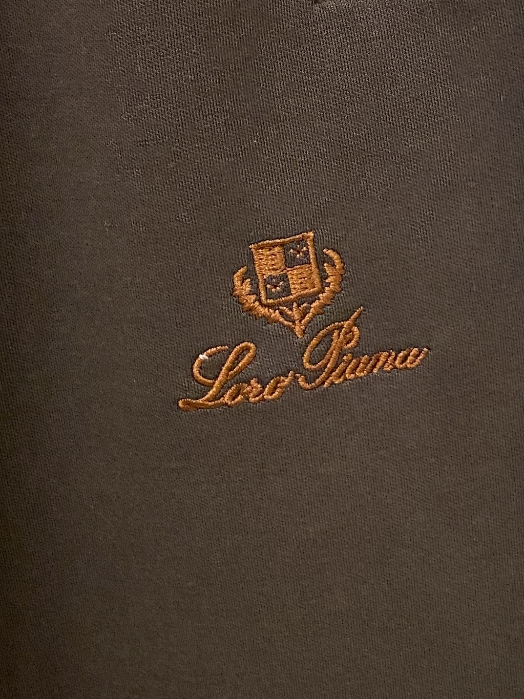L*、2026最新品，时尚休闲套装，顶级原版面料打造，穿着舒适，吸湿性透气性都非常良好，色牢度超高！无论内搭还是外穿都非