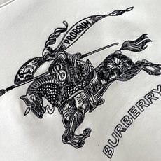 巴*、2026新品长袖卫衣,时尚帅气,简约百搭款,胸前精致刺绣图案字母logo,定制原版面料,不仅挺括,保持潮流的廓形, 巴*、2026新品长袖卫衣,时尚帅气,简约百搭款,胸前精致刺绣图案字母logo,定制原版面料,不仅挺括,保持潮流的廓形,
