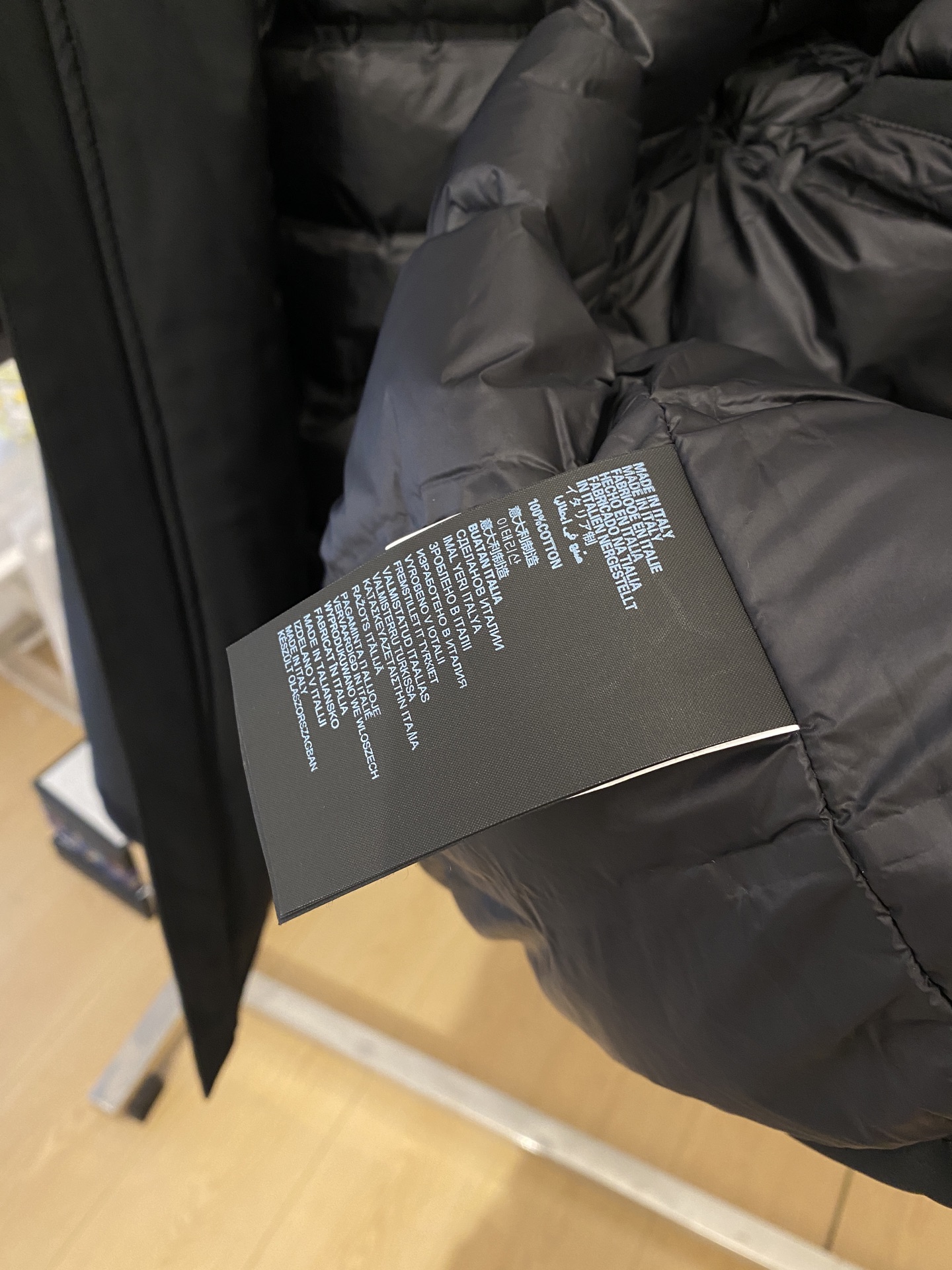 普*、2026最新款男士羽绒服、面料柔软舒适 ．上身版型超赞 ．拉链．辅料都是客供 、进口面料，轻便舒适，保暖有型、简单