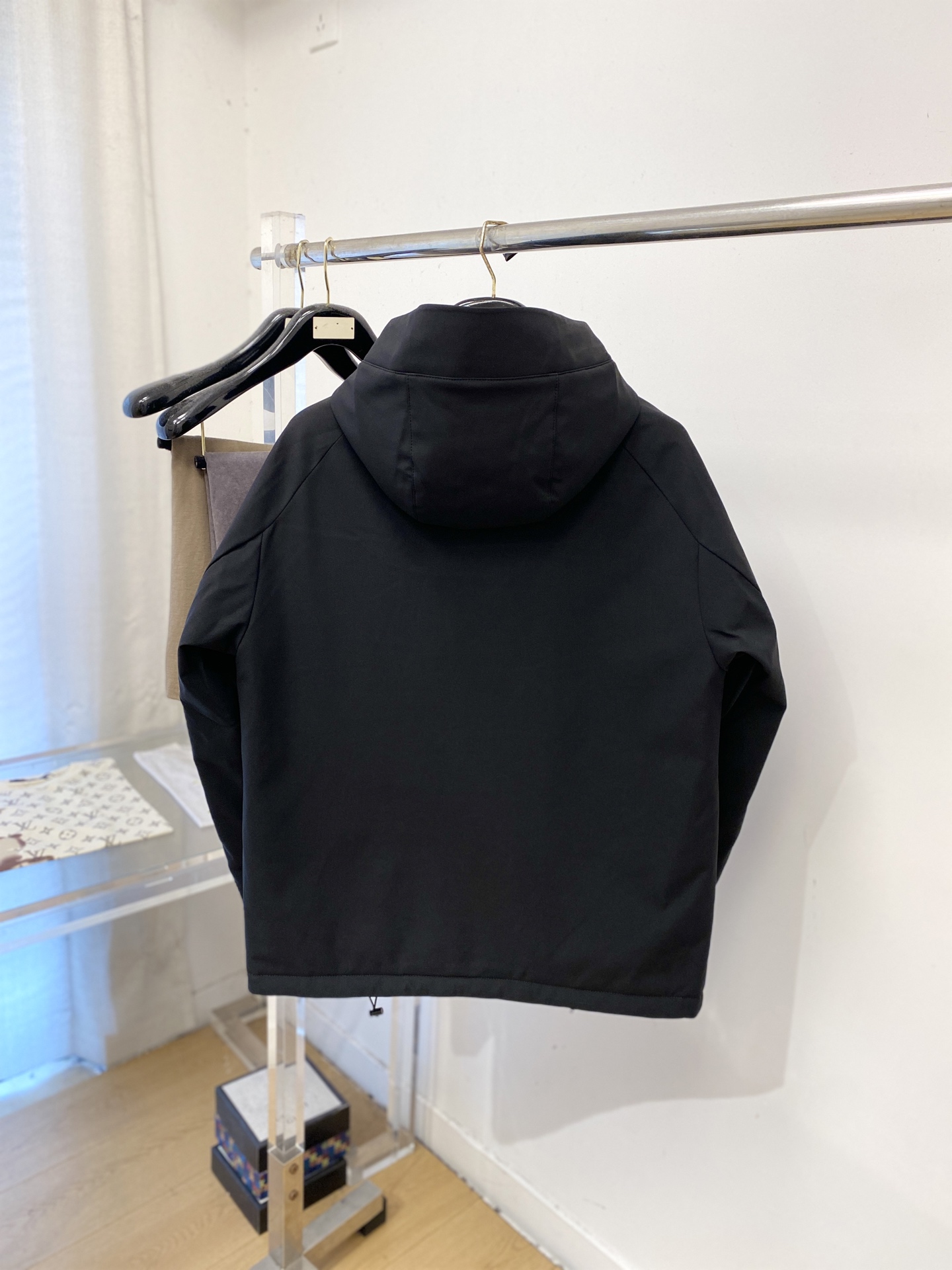 普*、2026最新款男士羽绒服、面料柔软舒适 ．上身版型超赞 ．拉链．辅料都是客供 、进口面料，轻便舒适，保暖有型、简单