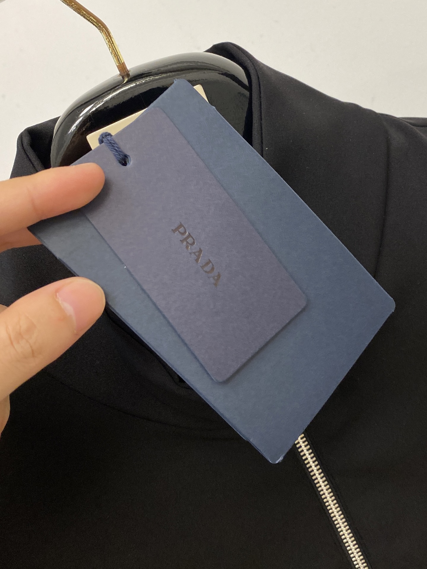 普*、2026新品夹克外套,时尚帅气,简约百搭款,胸前顶级印胶图案logo,定制原版面料,不仅挺括,保持潮流的廓形,又穿 普*、2026新品夹克外套,时尚帅气,简约百搭款,胸前顶级印胶图案logo,定制原版面料,不仅挺括,保持潮流的廓形,又穿