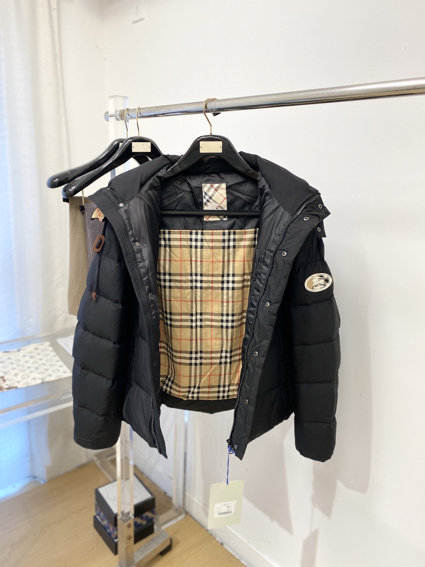  巴*、2026最新款男士羽绒服、面料柔软舒适 .上身版型超赞 .拉链.辅料都是客供 、进口面料,轻便舒适,保暖有型、  巴*、2026最新款男士羽绒服、面料柔软舒适 .上身版型超赞 .拉链.辅料都是客供 、进口面料,轻便舒适,保暖有型、