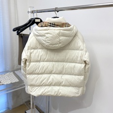  巴*、2026最新款男士羽绒服、面料柔软舒适 .上身版型超赞 .拉链.辅料都是客供 、进口面料,轻便舒适,保暖有型、  巴*、2026最新款男士羽绒服、面料柔软舒适 .上身版型超赞 .拉链.辅料都是客供 、进口面料,轻便舒适,保暖有型、
