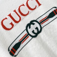 古*、2026新品羊毛衣 具有手感细腻柔软,可直接与肌肤接触,让暖心的纱线变化出细腻的质感,顶级工艺极具特色出彩,款式简 古*、2026新品羊毛衣 具有手感细腻柔软,可直接与肌肤接触,让暖心的纱线变化出细腻的质感,顶级工艺极具特色出彩,款式简