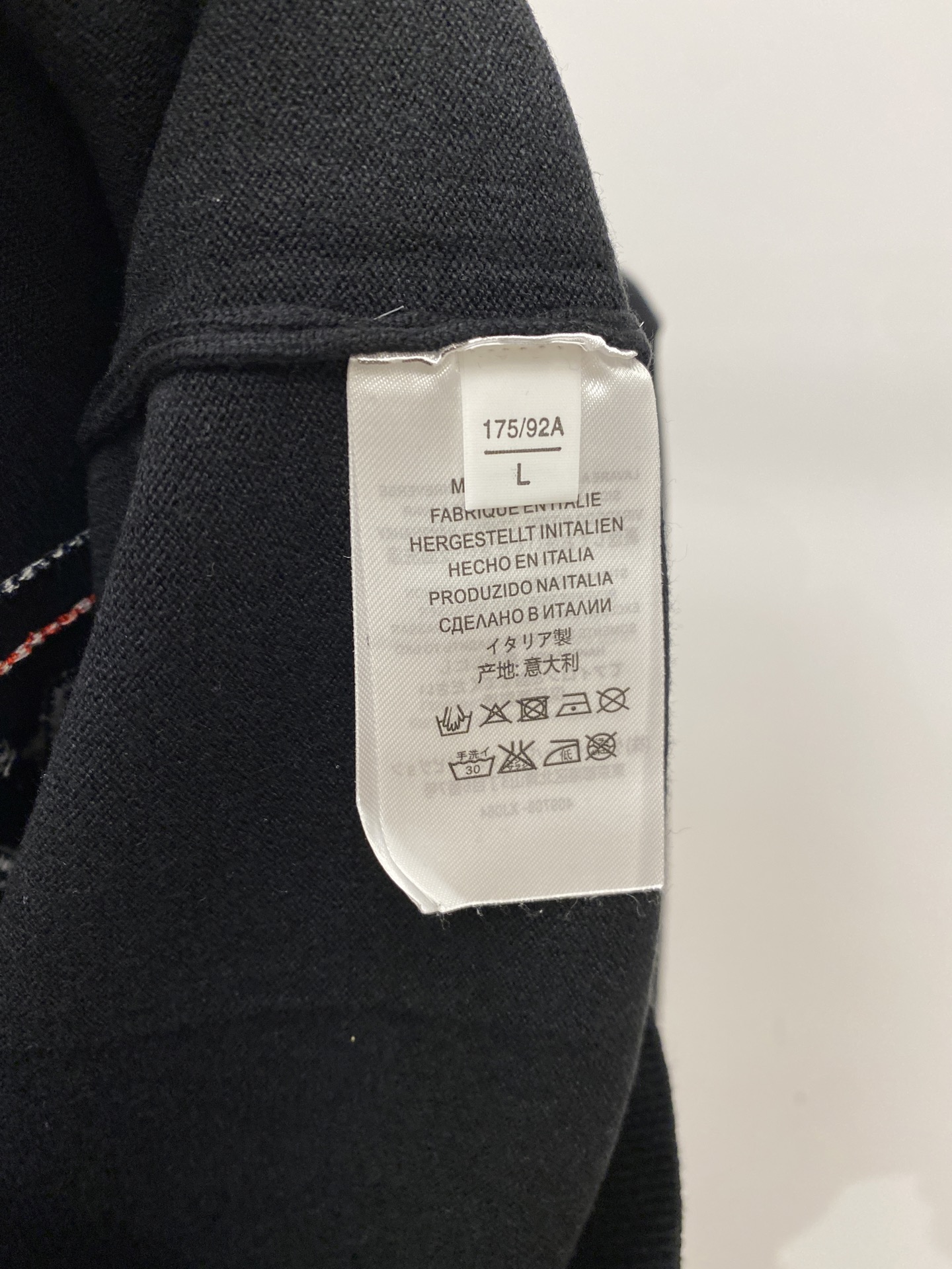 蒙*、2026新品羊毛衣 具有手感细腻柔软，可直接与肌肤接触，让暖心的纱线变化出细腻的质感，顶级工艺极具特色出彩，款式简