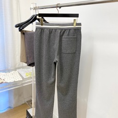 B*、2026最新品,时尚休闲套装,顶级原版面料打造,穿着舒适,吸湿性透气性都非常良好,色牢度超高!无论内搭还是外穿都非 B*、2026最新品,时尚休闲套装,顶级原版面料打造,穿着舒适,吸湿性透气性都非常良好,色牢度超高!无论内搭还是外穿都非