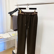 B*、2026最新品,时尚休闲套装,顶级原版面料打造,穿着舒适,吸湿性透气性都非常良好,色牢度超高!无论内搭还是外穿都非 B*、2026最新品,时尚休闲套装,顶级原版面料打造,穿着舒适,吸湿性透气性都非常良好,色牢度超高!无论内搭还是外穿都非