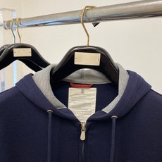 B*、2026最新品,时尚休闲套装,顶级原版面料打造,穿着舒适,吸湿性透气性都非常良好,色牢度超高!无论内搭还是外穿都非 B*、2026最新品,时尚休闲套装,顶级原版面料打造,穿着舒适,吸湿性透气性都非常良好,色牢度超高!无论内搭还是外穿都非