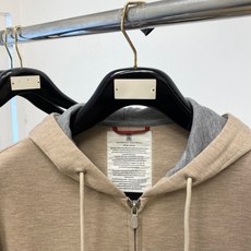B*、2026最新品,时尚休闲套装,顶级原版面料打造,穿着舒适,吸湿性透气性都非常良好,色牢度超高!无论内搭还是外穿都非 B*、2026最新品,时尚休闲套装,顶级原版面料打造,穿着舒适,吸湿性透气性都非常良好,色牢度超高!无论内搭还是外穿都非