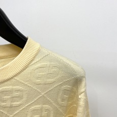 古*、2026新品羊毛衣 具有手感细腻柔软,可直接与肌肤接触,让暖心的纱线变化出细腻的质感,顶级工艺极具特色出彩,款式简 古*、2026新品羊毛衣 具有手感细腻柔软,可直接与肌肤接触,让暖心的纱线变化出细腻的质感,顶级工艺极具特色出彩,款式简