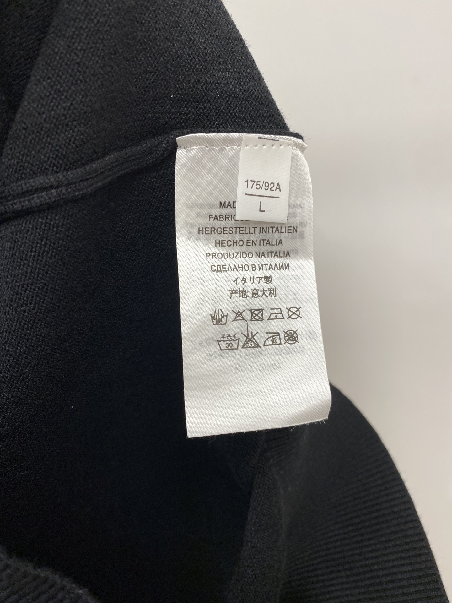 蒙*、2026新品羊毛衣 具有手感细腻柔软,可直接与肌肤接触,让暖心的纱线变化出细腻的质感,顶级工艺极具特色出彩,款式简 蒙*、2026新品羊毛衣 具有手感细腻柔软,可直接与肌肤接触,让暖心的纱线变化出细腻的质感,顶级工艺极具特色出彩,款式简