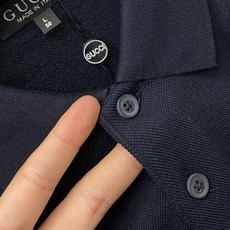 古*、2026新品长袖,时尚帅气,简约百搭款,胸前精致刺绣字母logo,定制原版面料,不仅挺括,保持潮流的廓形,又穿着舒 古*、2026新品长袖,时尚帅气,简约百搭款,胸前精致刺绣字母logo,定制原版面料,不仅挺括,保持潮流的廓形,又穿着舒