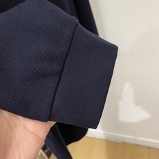 古*、2026新品长袖,时尚帅气,简约百搭款,胸前精致刺绣字母logo,定制原版面料,不仅挺括,保持潮流的廓形,又穿着舒 古*、2026新品长袖,时尚帅气,简约百搭款,胸前精致刺绣字母logo,定制原版面料,不仅挺括,保持潮流的廓形,又穿着舒