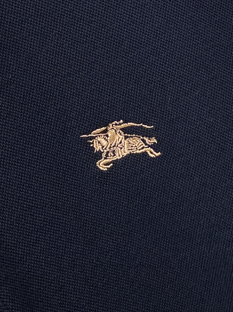 巴*、2026新品长袖，时尚帅气，简约百搭款，胸前精致刺绣图案logo，定制原版面料，不仅挺括，保持潮流的廓形，又穿着舒