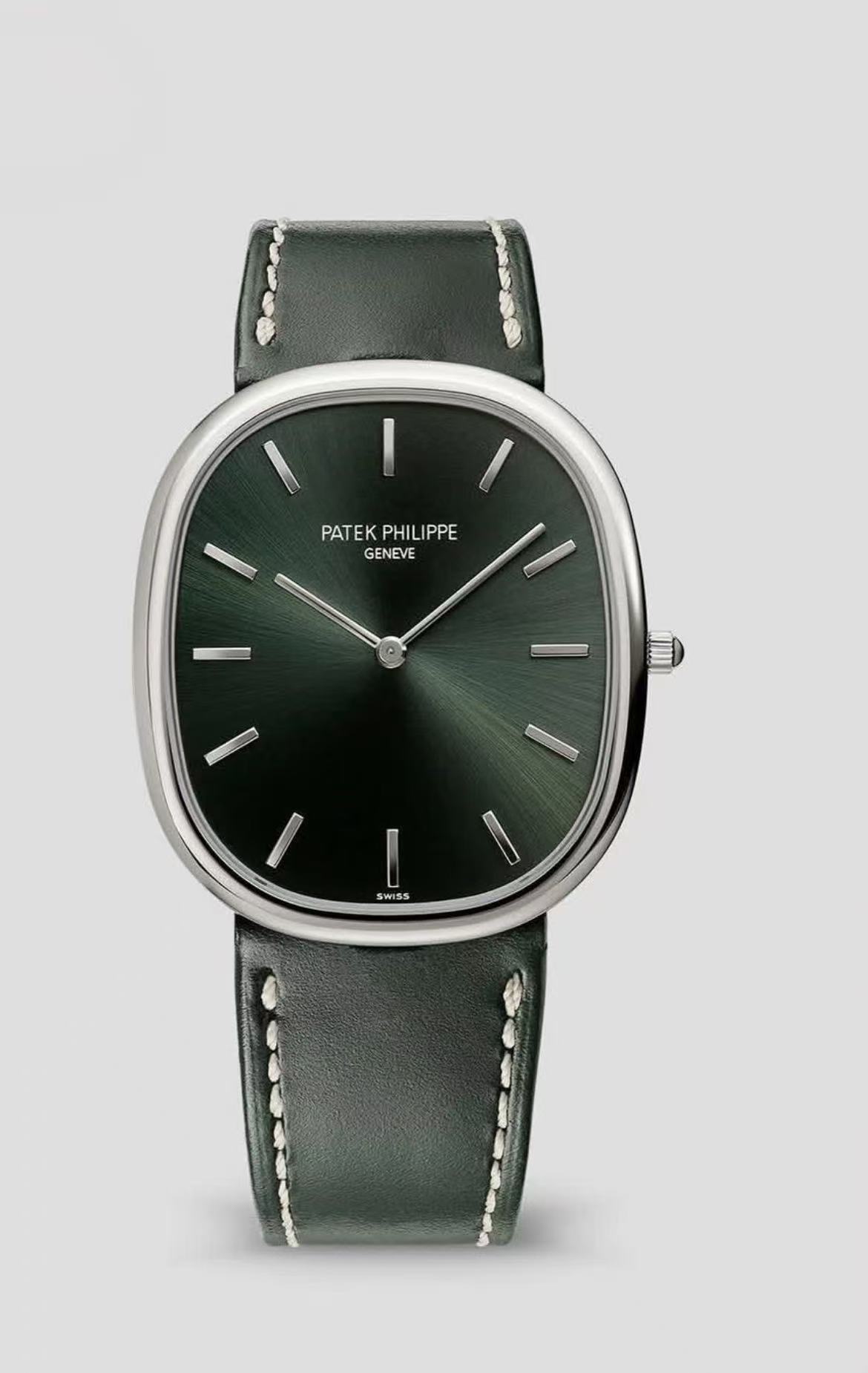 NO:944108,PATEK PHILIPPE 'Patek Philippe' Slim 6.2mm Weight 75g Brand new chain bracelet Fully hand-assembled Delivery Calfskin strap + pin buckle Mechanical Imported movement Patek Philippe  /1R is the brand’s classic tonneau-shaped watch masterpiece. It is made entirely of fine steel. The warm metallic luster complements the exquisite textured strap, showing a luxurious texture. The dial is made of deep black, with simple strip hour markers and slender hour markers.  The pointer and the design without unnecessary decoration outline a minimalist aesthetic style, perfectly blending elegance and low-key. The barrel-shaped outline of the case has smooth lines and a curvature that fits the wrist. It not only makes the wearing experience comfortable, but also makes the shape of the watch more recognizable.  The biggest highlight of this watch is its exclusive chain bracelet. Each link is a gold oval ring, which is 'interlocked' to form a whole, which is both beautiful and durable. The bracelet is made and installed by hand one by one. The pattern of the bracelet is novel and reliable. Warm reminder: When reducing the length of the bracelet, you need to start from the first section.,,patek philippe,cowhide19860909PATEK PHILIPPE「百达翡丽」 纤薄 6.2mm 重量 75g 全新链式表链 全手工装制 配送 小牛皮表带+针扣 机械 进口机芯 百达翡丽 /1R是品牌经典的酒桶形腕表代表作,整体采用精钢材质打造,温润的金属光泽与精致的纹理表带相得益彰,尽显奢华质感.表盘选用深邃的黑色调,搭配简约的条状时标与纤细的指针,无多余装饰的设计勾勒出极简的美学风格,将优雅与低调融合得恰到好处.其表壳的酒桶形轮廓线条流畅,弧度贴合腕间,佩戴体验舒适的同时,也让腕表的造型更具辨识度. 这款腕表最大的亮点在于其配备的独家链式表链.每一个链节都是一个金质椭圆形环,通过“环环相扣”形成整体,既美观又耐用.表链由枚链节手工逐一制作和安装,表链图样新颖又可靠. 温馨提示调减表链长度时,需要从第一节开始进行.,,patek philippe,cowhide,Watch