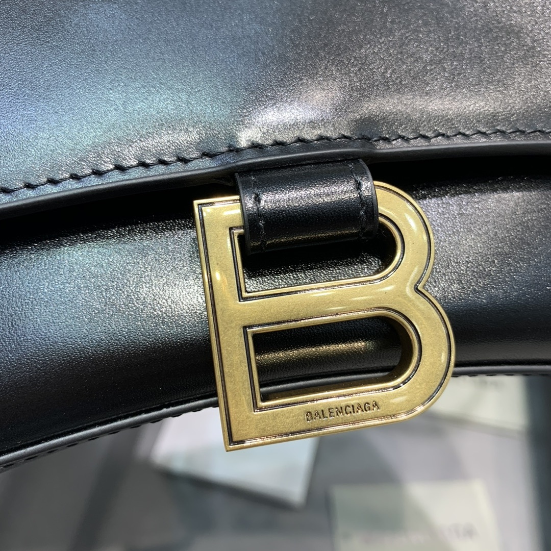 小号原单Balencia巴黎家本季重磅平纹黑色沙漏包独特的标志性弧线形状造型极具辨识度一眼就让人眼前一亮